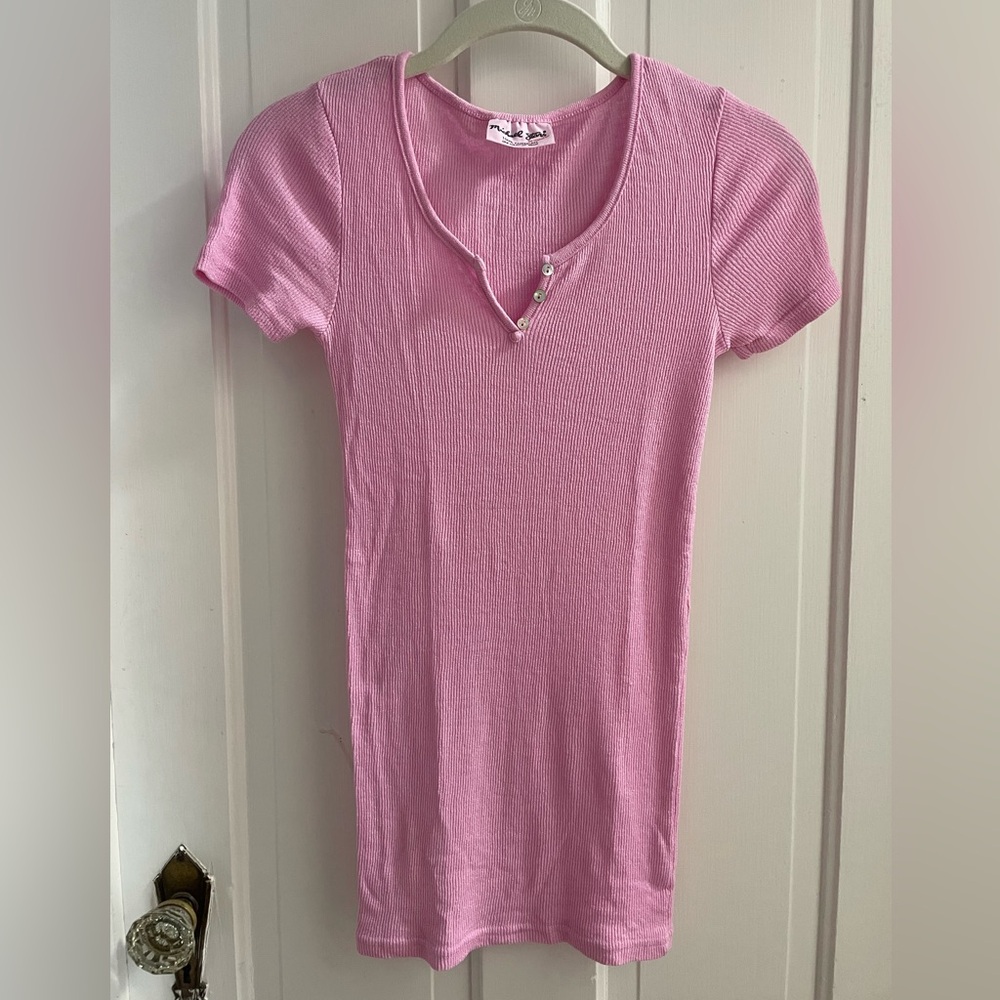 Michael Stars pink v neck short sleeved top OS